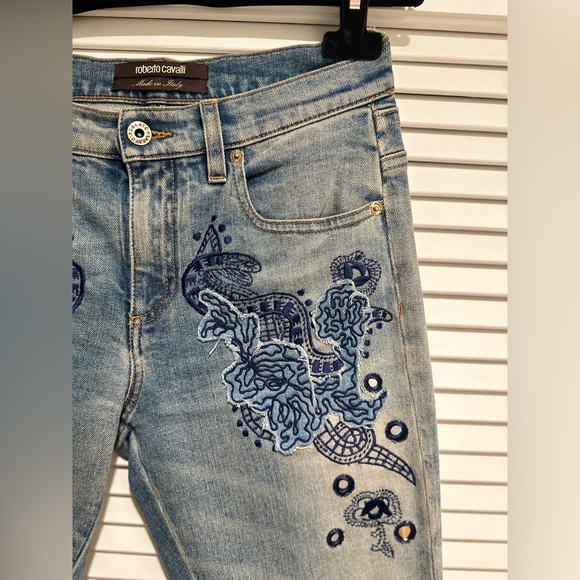 Roberto Cavalli Embroidered Vintage Effect Jeans In Blue, size IT 40. - Picture 8 of 13
